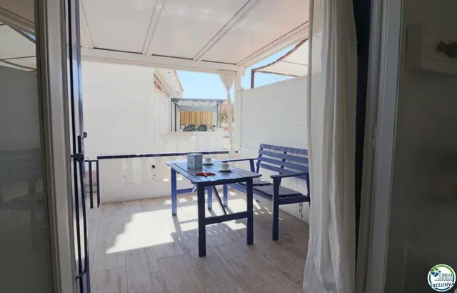 PEQUEÑA CASA CON GRAN TERRAZA — 4