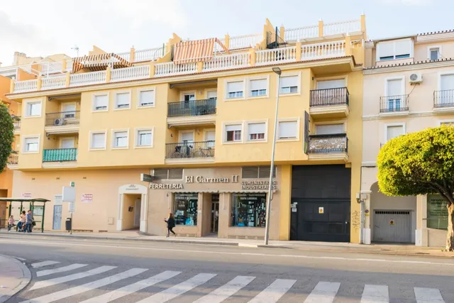 Precioso local en la Cala del Moral - foto 2
