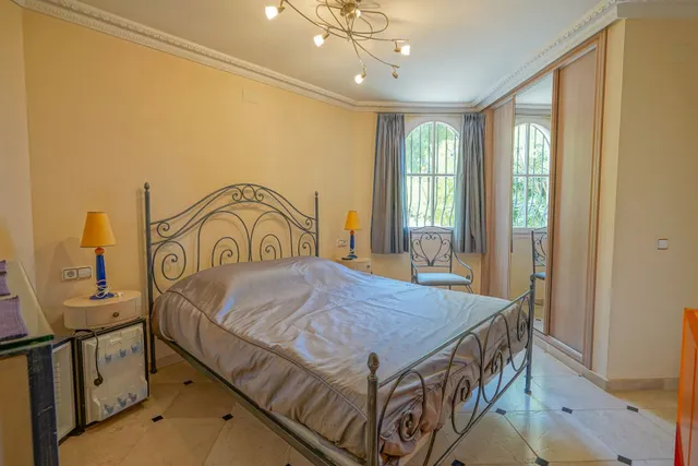 Villa 5 habitaciones 392m² en venta - Comunidad valenciana — 28