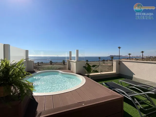 Ático  con vistas al mar  en el alamillo — 29