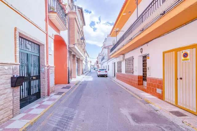 AMPLIA CASA CEN PLENO CENTRO DE CHURRIANA DE LA VEGA - foto 3