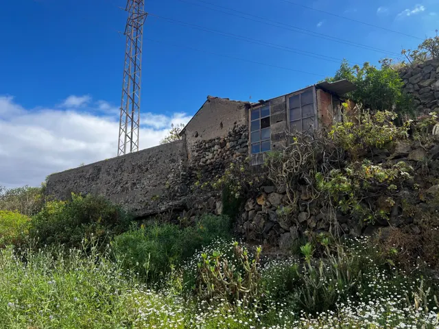 FINCA RÚSTICA CON ESTANQUE Y CUARTO DE APEROS EN ICOD DE LOS VINOS — 35
