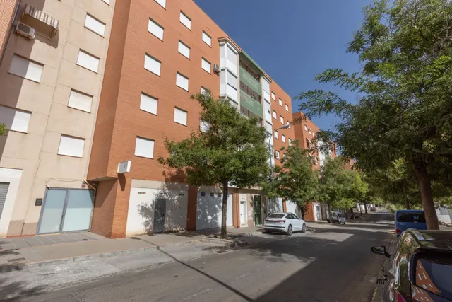 PISO VPO DE CUATRO DORMITORIOS CON GARAJE EN PADRE CLARET — 29