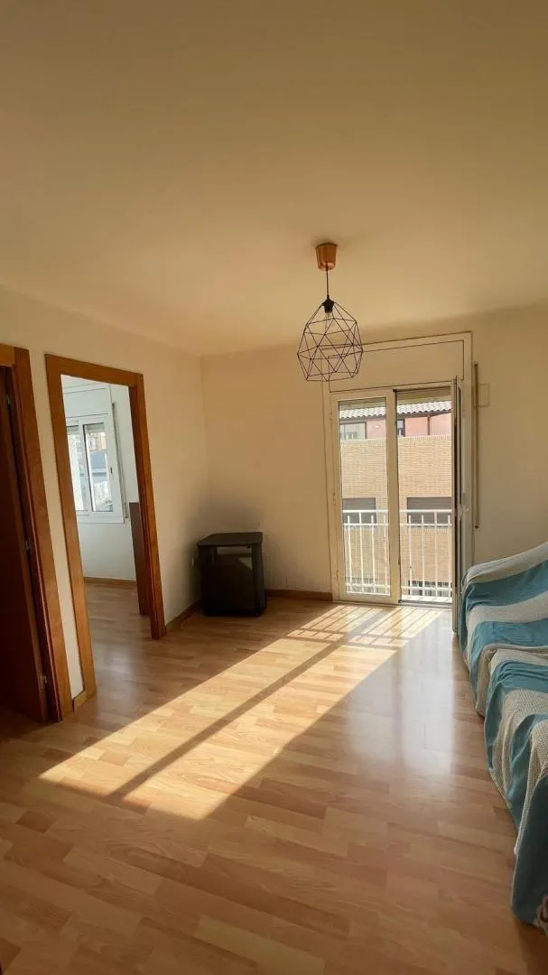 APARTAMENTO EN VENTA EN SANT BOI DE LLOBREGAT — 6