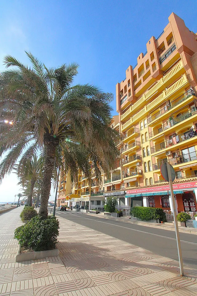 Traspaso con alquiler de Restaurante frente al mar, primera 