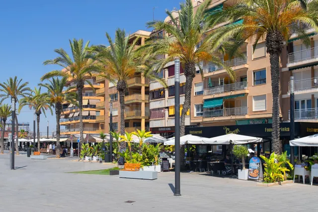 Ático de 3 dormitorios en Playa del Cura, Torrevieja. — 42