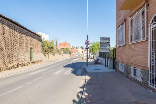 Terreno en Gabia (Gabia Chica) Oportunidad para promotores y particulares. — 35