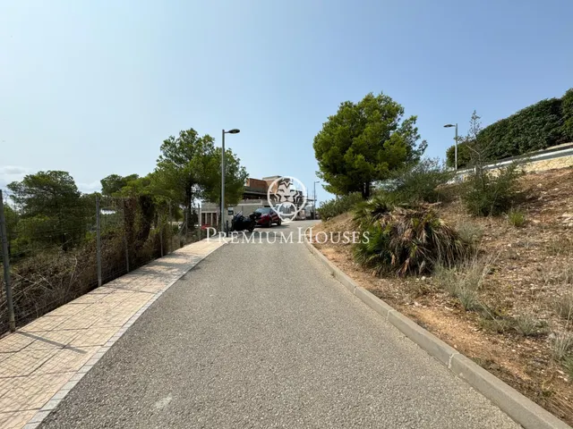 Terreno urbano con vistas en Can Girona — 14