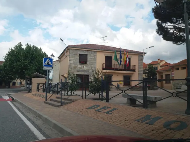 VENTA.-.PARCELA URBANA.-.ORTIGOSA DEL MONTE — 25