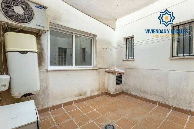 Piso con garaje, trastero y excelente ubicación en Huétor Vega — 8