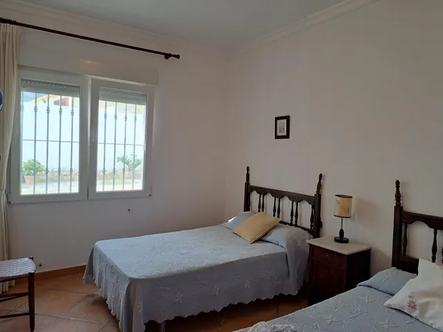 Casa de campo con gran parcela — 25