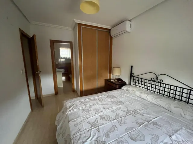 SE VENDE PISO / ASCENSOR/ PARA REFORMAR / BENALUA,/ JUNTO JUZGADOS — 7