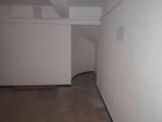 Local comercial en Plaza de San Miguel — 14