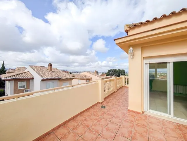 Exclusiva Residencia Unifamiliar en Cájar: Haciendo esquina. Espacio, Calidad y Bienestar para su Familia — 4