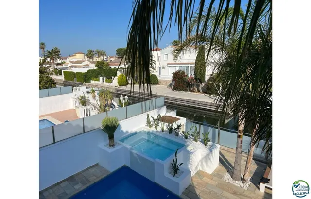 VILLA CERCA DE LA PLAYA CON AMARRE - foto 5