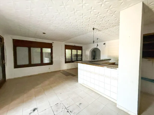 PLANTA BAJA 146 M2, AVINGUDA EMPORDÀ, SANT PERE PESCADOR - foto 4