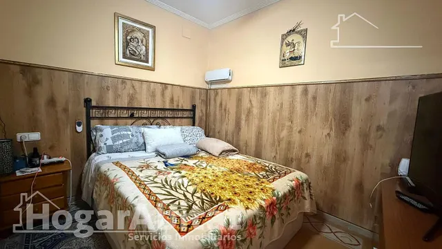 Amplia y luminosa casa con terraza y garaje — 19