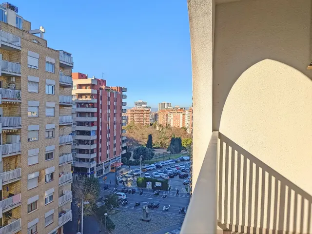 Excelente vivienda en pleno centro de la ciudad, amplitud y luminosidad asegurada ! — 3