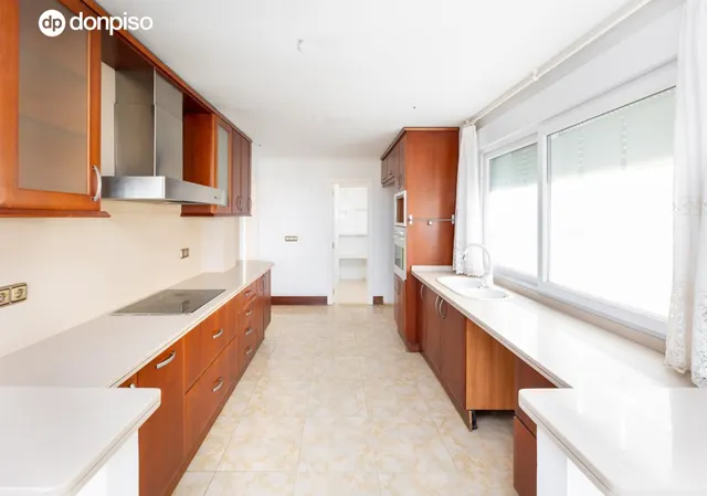 CHALET EN EL BARRIO DE MONACHIL — 10