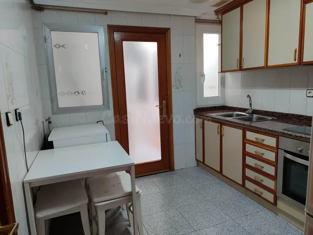 VIVIENDA REFORMADA DE 120 M2 FRENTE EDIFICIOS CAMPUS - foto 4