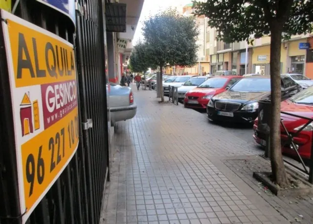 LOCAL COMERCIAL — 2