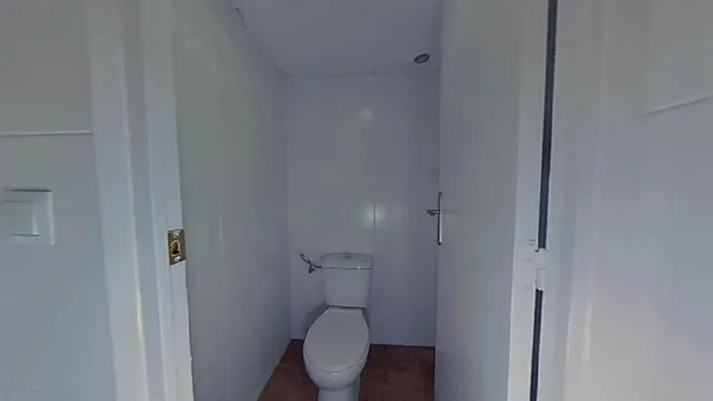 CASA EN VENTA OKUPADA EN C/ JOTA — 16