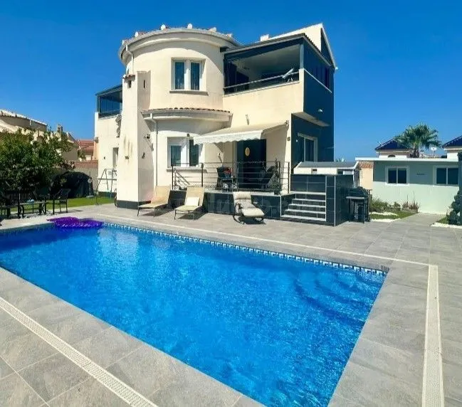 Villa 4 habitaciones 150m² en venta - Comunidad valenciana