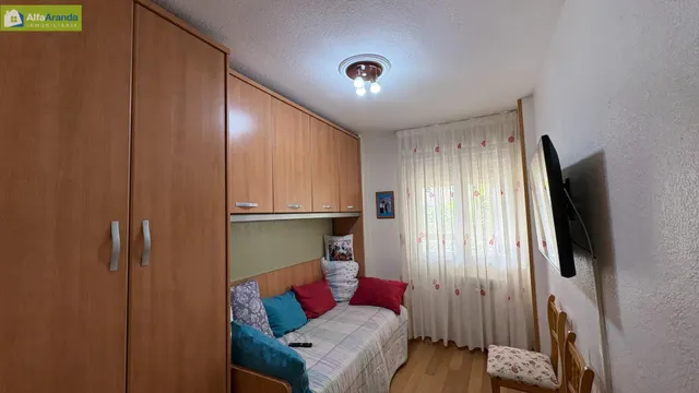 PISO REFORMADO 4 DORMITORIOS Y PLAZA DE GARAJE INCLUIDA — 12