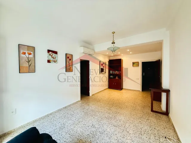 PISO AMPLIO Y LUMINOSO — 10