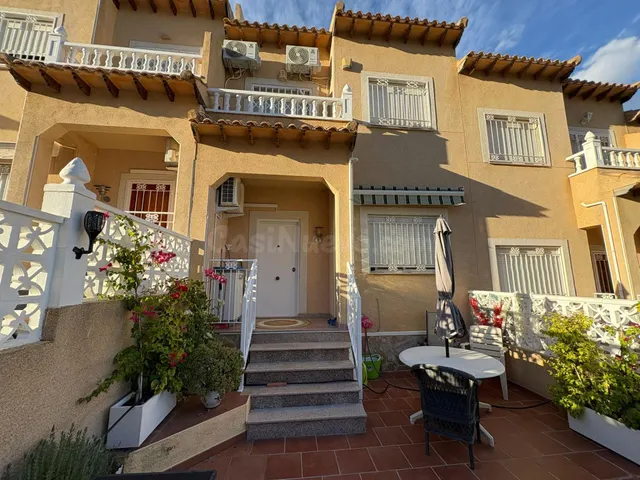 ADOSADO DE 2 habitaciones CON SOLARIUM PRIVADO EN ORIHUELA C