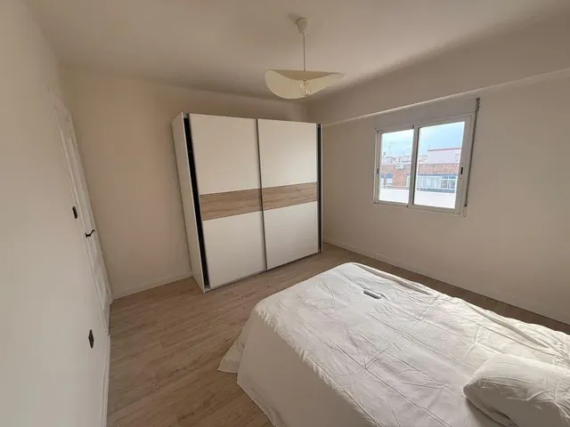 Exclusivo Ático Reformado con Terraza de 25 m2 en la misma Avenida Tres Forques — 6