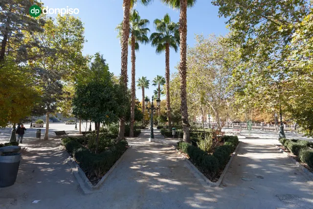 Local comercial en venta en calle agustina de aragón — 22