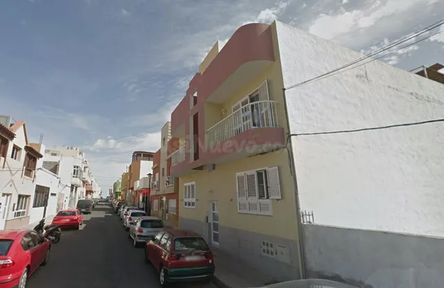 SE VENDE piso OKUPADO en C CL. JUVENTUD, N.42, P.PB, Po.1  d