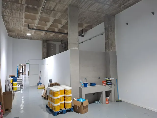 LOCALES COMERCIALES EN ALQUILER EN RESIDENCIAL PORTOFINO EN ALMERIMAR — 23