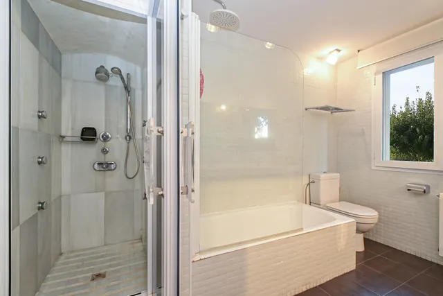 Exclusivo unifamiliar con jardín y piscina en Sant Marçal — 9