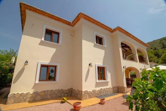 ▷Villa con Piscina en Moraira El Portet, Costa Blanca. — 2