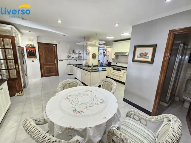 Espectacular pisazo en pleno centro, impresionantes vistas, no dudes en visitarlo!!! — 26