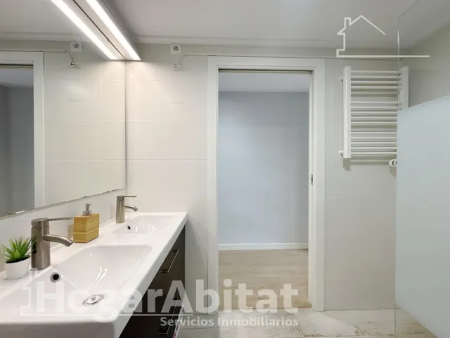 PRECIOSO REFORMADO CON BALCÓN Y ASCENSOR — 39