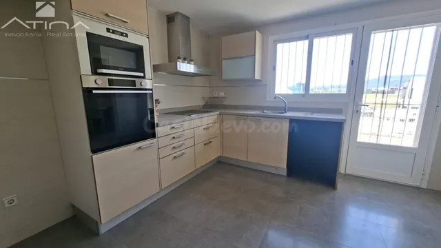Adosado en venta en Bellreguard con piscina, 3 terrazas y do - foto 4