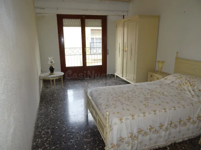 SE VENDE EDIFICIO CON DOS PISOS Y UN LOCAL COMERCIAL EN EL C - foto 5