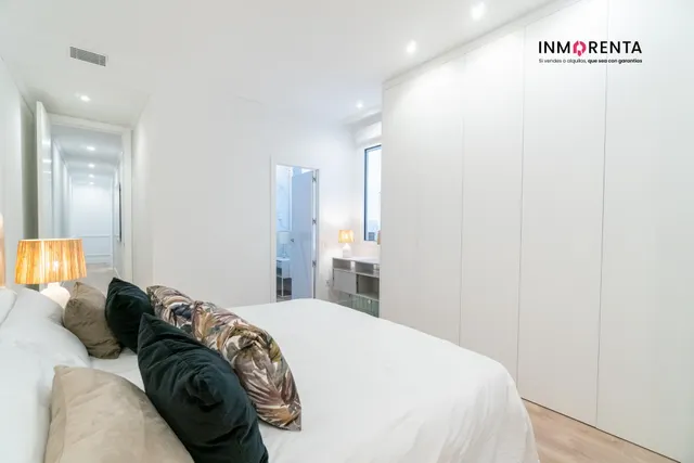 LUJOSA VIVIENDA EN CALLE AYALA — 17