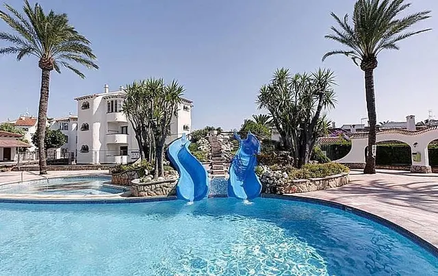 Tu refugio junto al mar en Dénia: terraza, piscina y la play - foto 4
