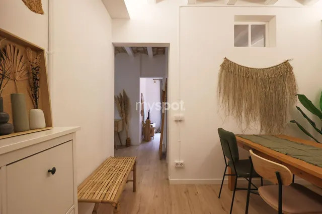 Elegante apartamento reformado de 1 dormitorio en el Raval — 9