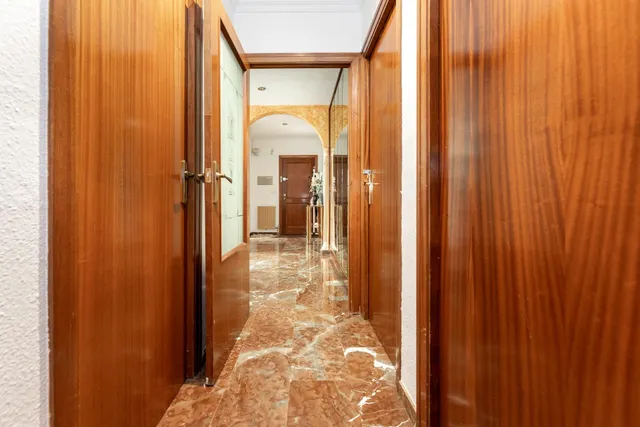Amplio piso de 4 dormitorios en la prestigiosa urbanización Jardín de la Reina. Garaje y trastero — 15