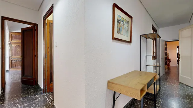 ¡Oportunidad única! Piso de lujo en alquiler en el corazón de Valencia — 48