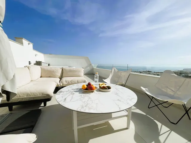 En venta: Espectacular ático de 2 dormitorios con jacuzzi privado y licencia de alquiler vacacional en Higuerón West, Costa del Sol — 28