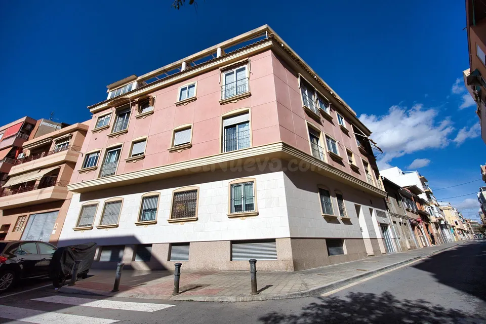 PISO CON GARAJE Y TRASTERO JUNTO A PLAZA LA VIÑA