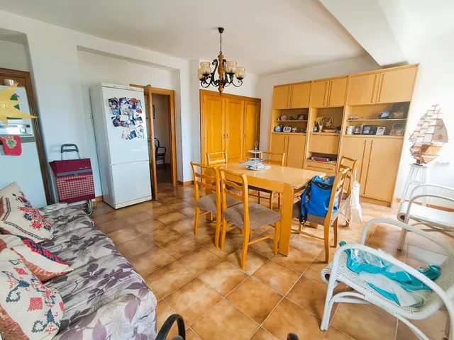 Piso de 4 dormitorios en primera línea de La Colonia con espectaculares vistas a la playa — 6