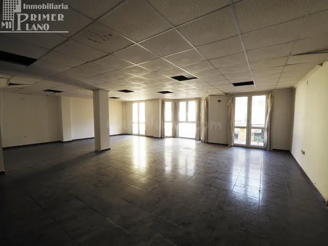 Se vende local en calle Don Victor en 1ª planta de un edific - foto 2