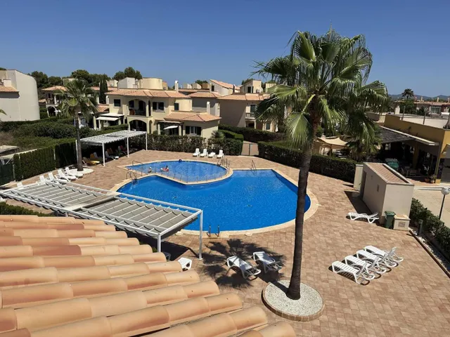Descubre esta exclusiva vivienda de tres dormitorios situada - foto 5